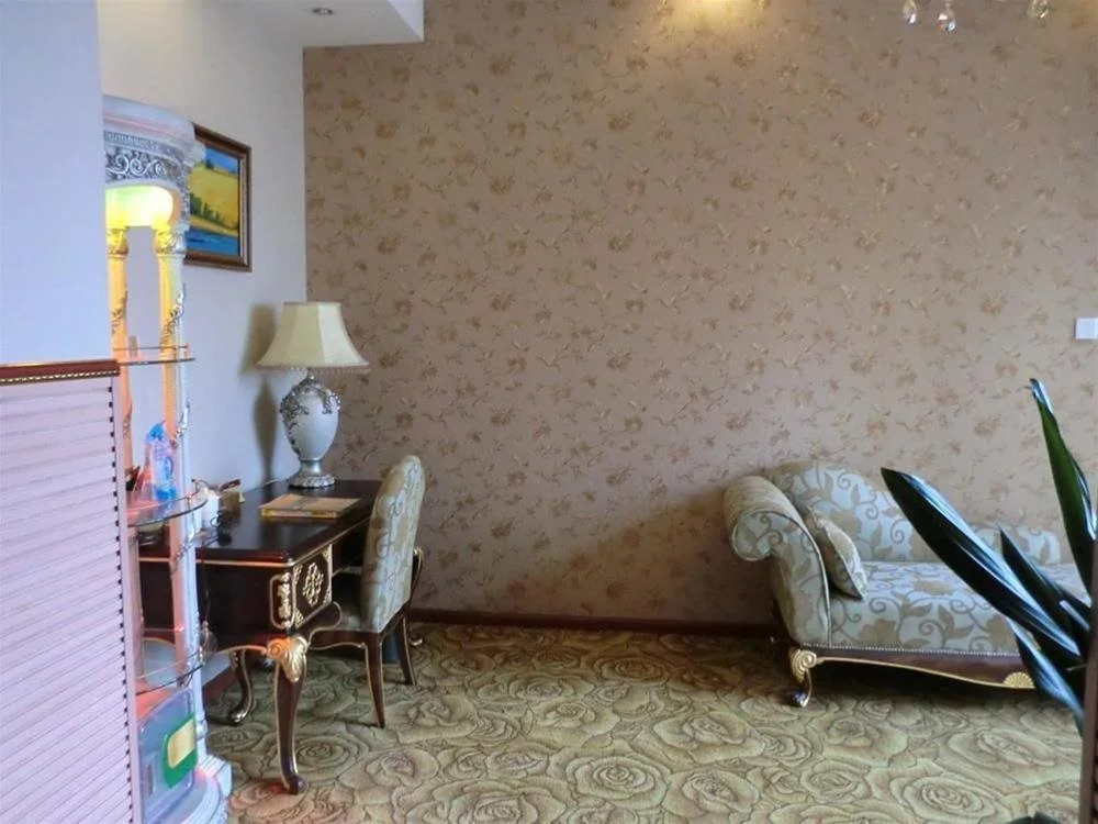 Chengdu Happy Holiday Inn