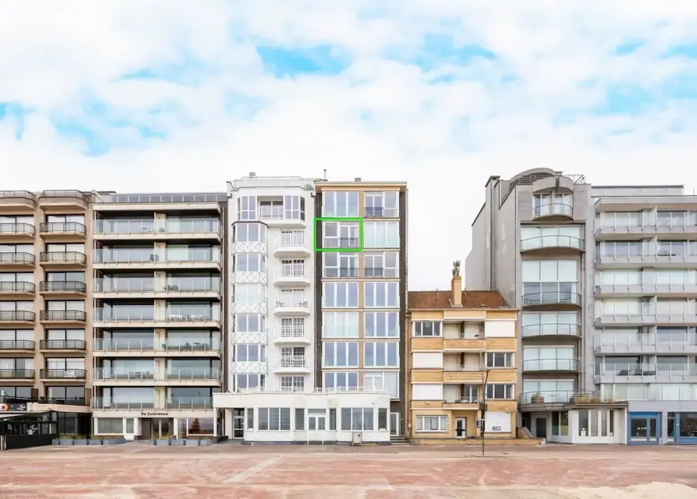 Apartment on the Coast with Beach Access
