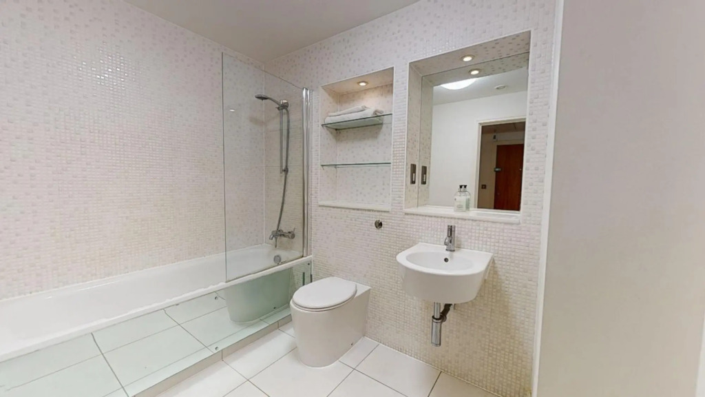 Comfy One Bedroom Apartment in Heart of Waterloo