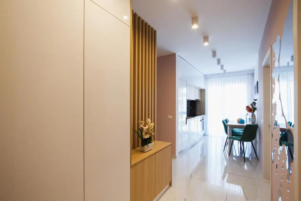 Romantic getaway at West Residence