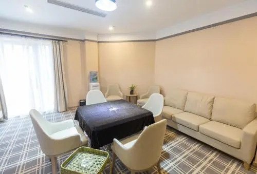 Book & Life Hotel