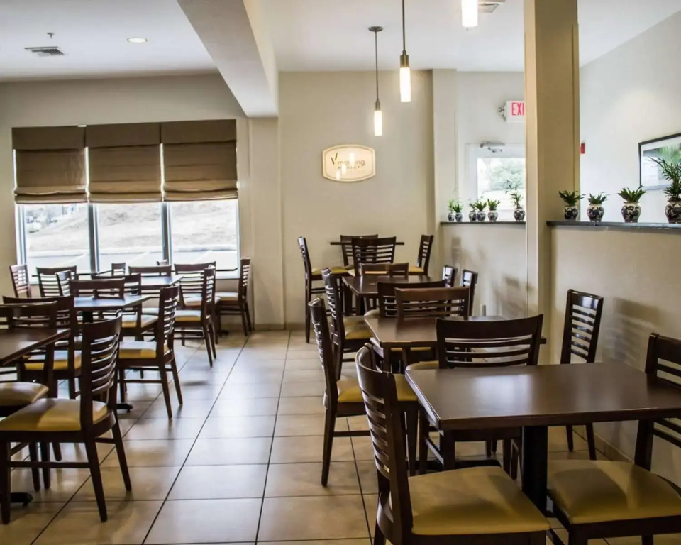Express Inn & Suites