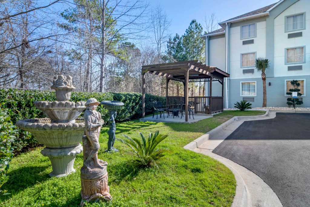 Comfort Inn & Suites Macon North I-75