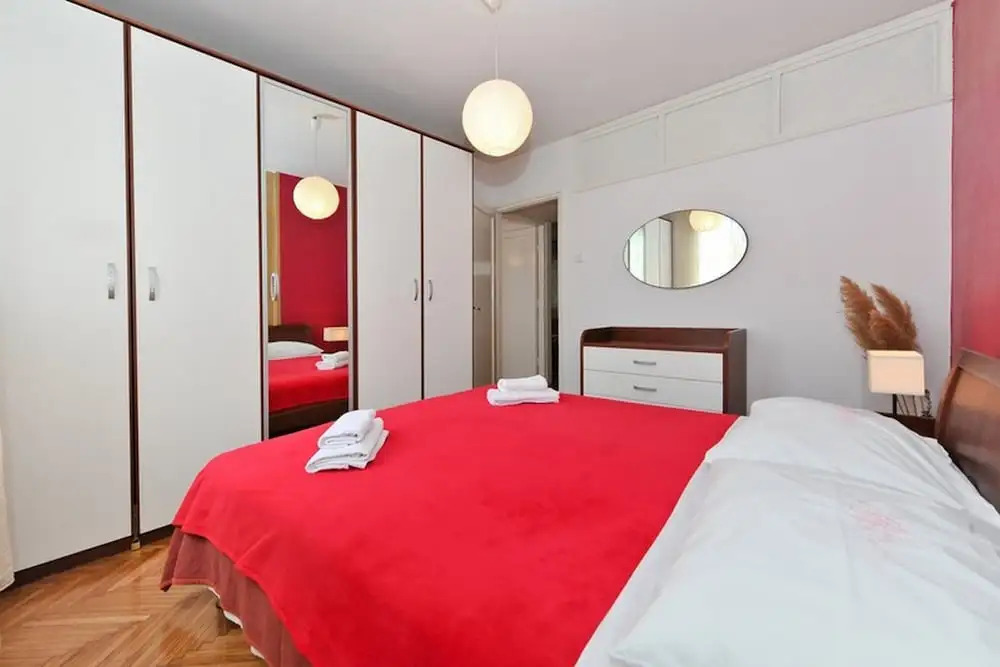Feel Center Apartments.