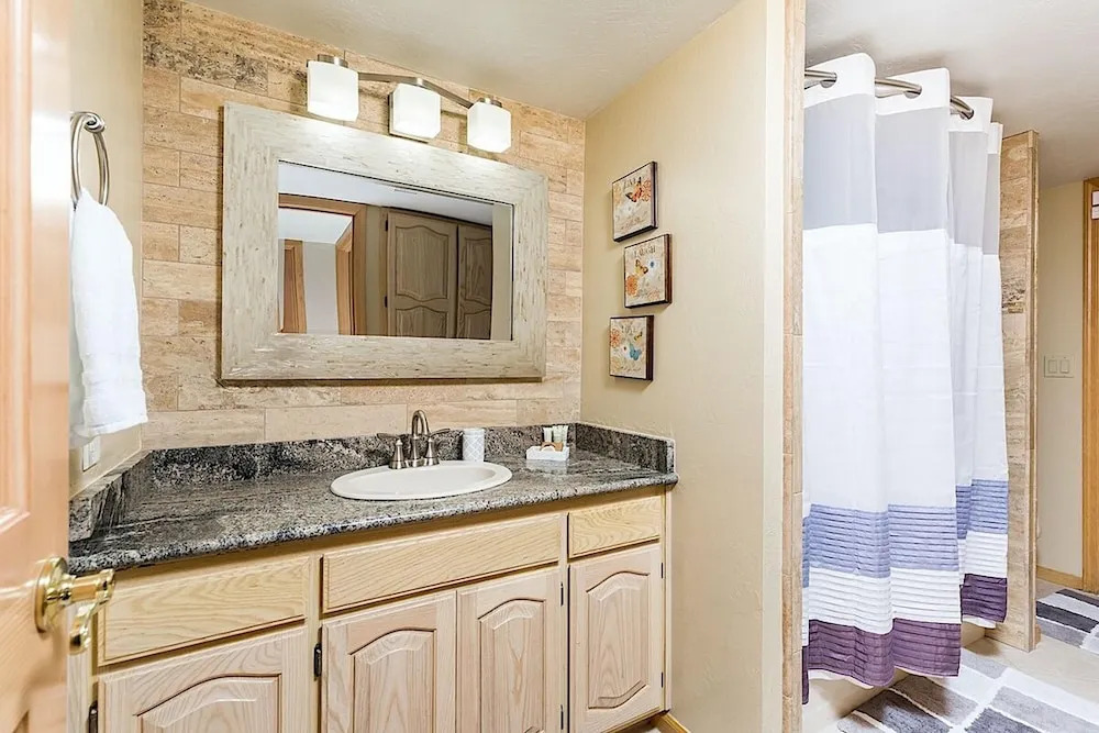 Paradise Retreat 4BR by Casago