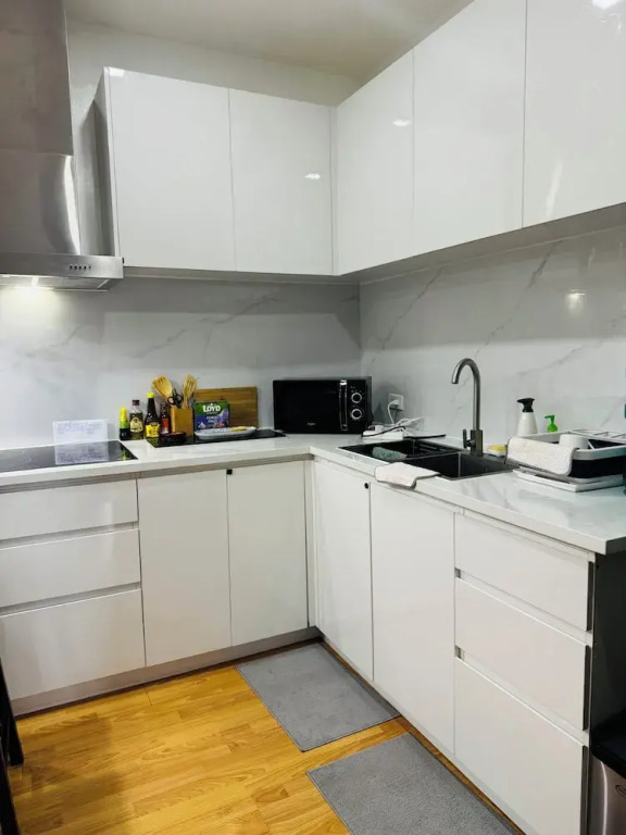 2 bedroom with 2 Balconies Skyline View