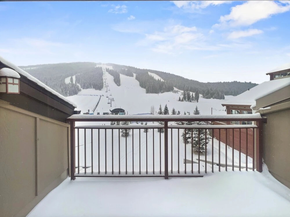 Vp211 Village Point 2 Bedroom Condo by RedAwning