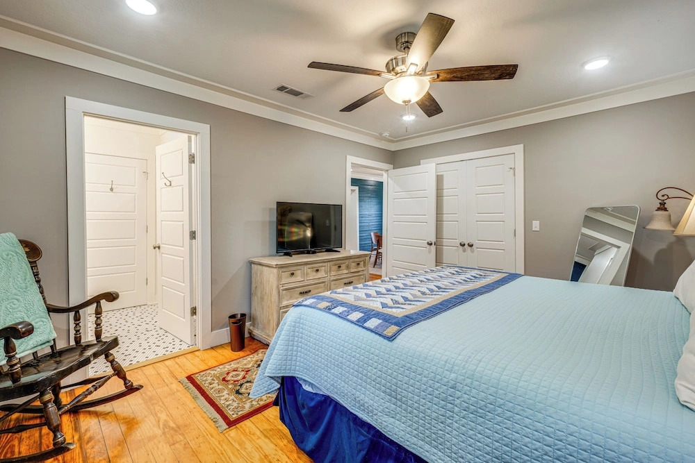 Walk to Historic Dtwn Laurel: Quiet Home w/ Porch