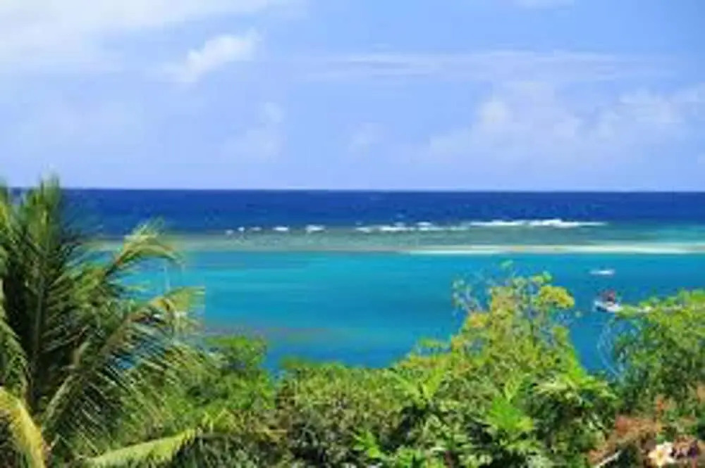 Apartment With one Bedroom in Le Vauclin, With Wonderful Mountain View, Enclosed Garden and Wifi - 5 km From the Beach