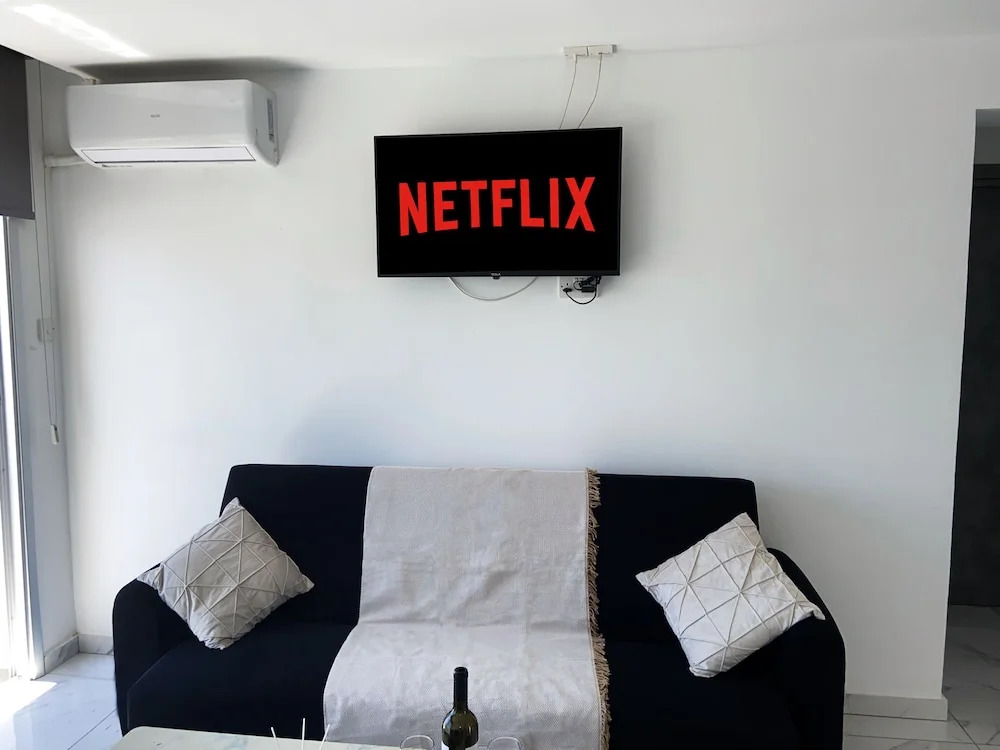 Nissi Avenue Suites
