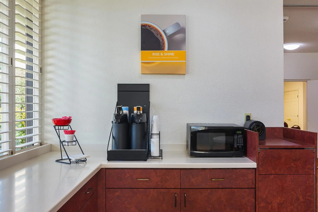 Motel 6-Newnan, GA