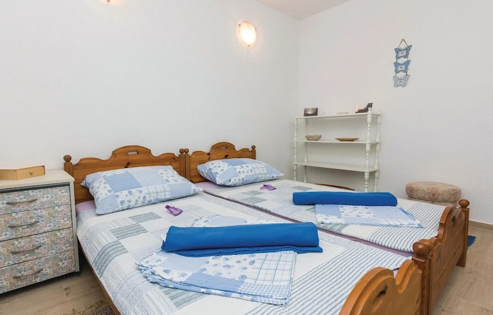 Nice Home in Privlaka With 2 Bedrooms and Wifi