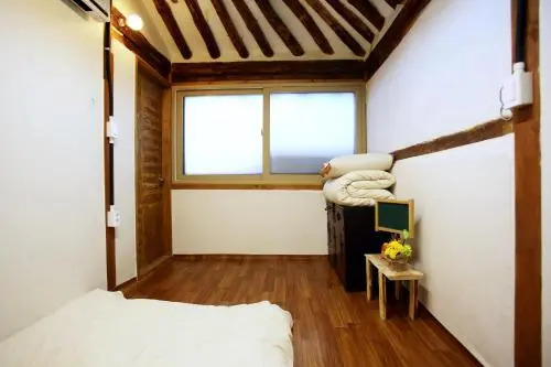Shinsiwa Hanok Guesthouse 1 (Daein Market)