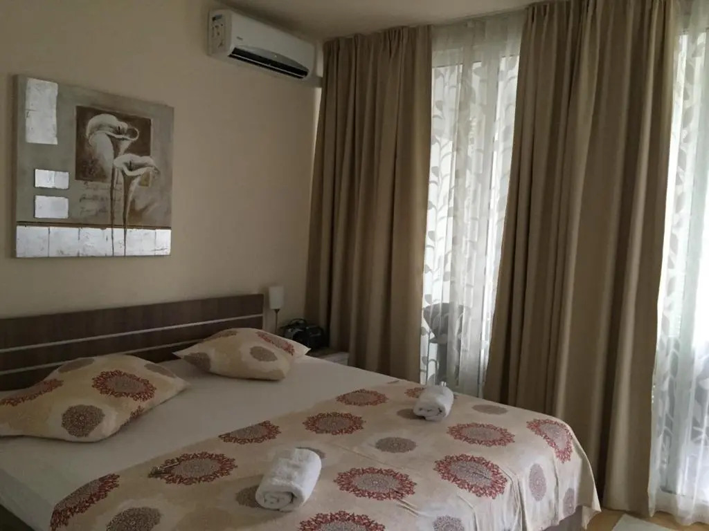 Apartment Ultra Split