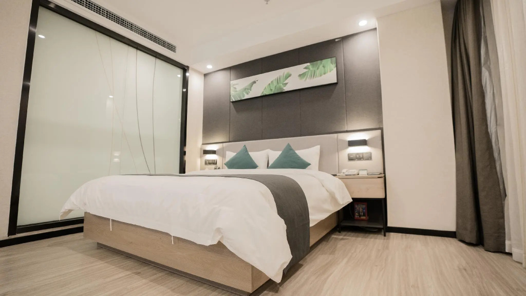 UP and IN Hotel Guizhou Zunyi Honghuagang District High-Speed Railway Station