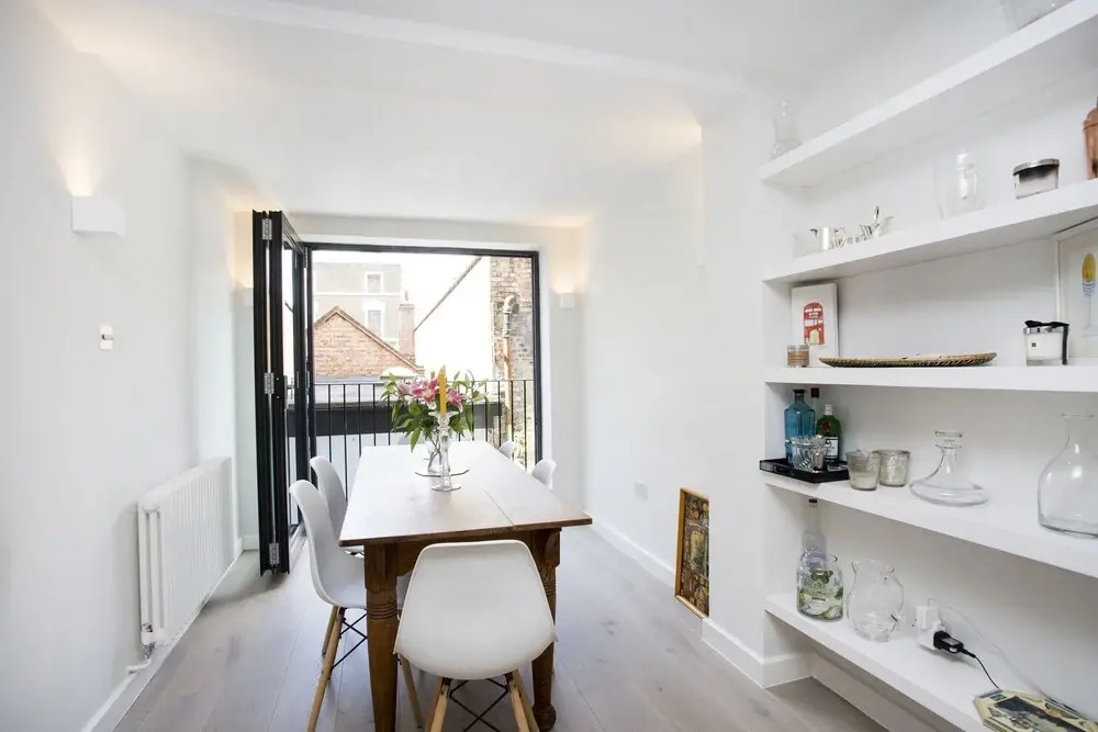 Contemporary and Bright 3 Bedroom House in a Residential Area of Clapham