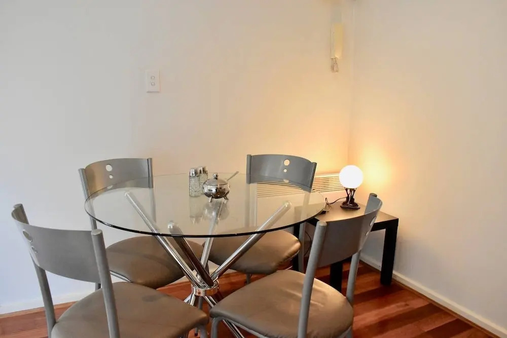 Cosy 1 Bedroom Apartment in Trendy Northcote