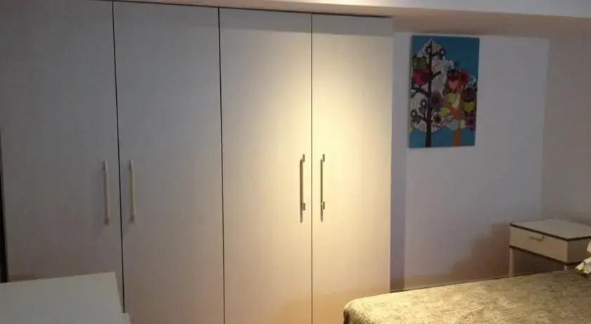 Renny Apartment