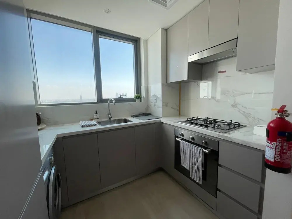 Azizi 1 BR Greek Views - 360 vacation