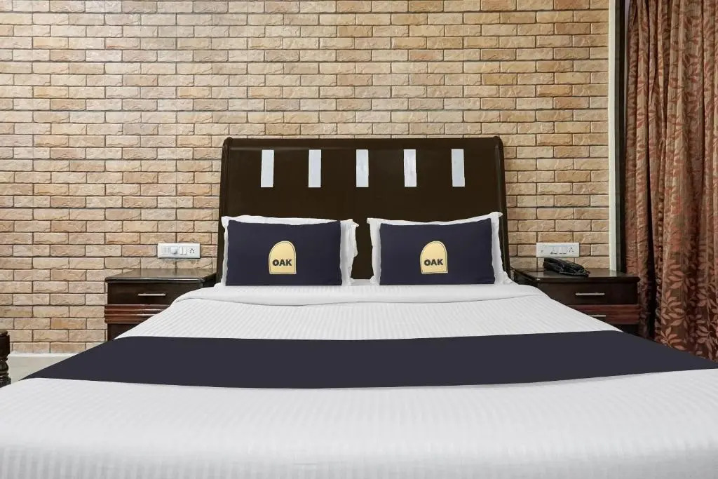 Townhouse OAK Gharonda Residency