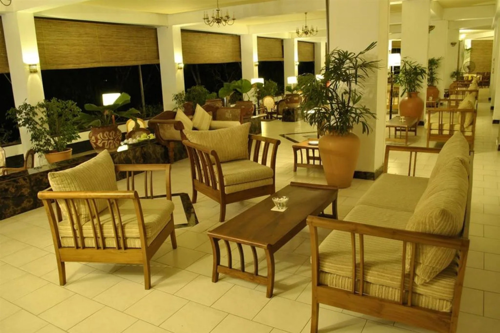 Ratnaloka Tour Inn