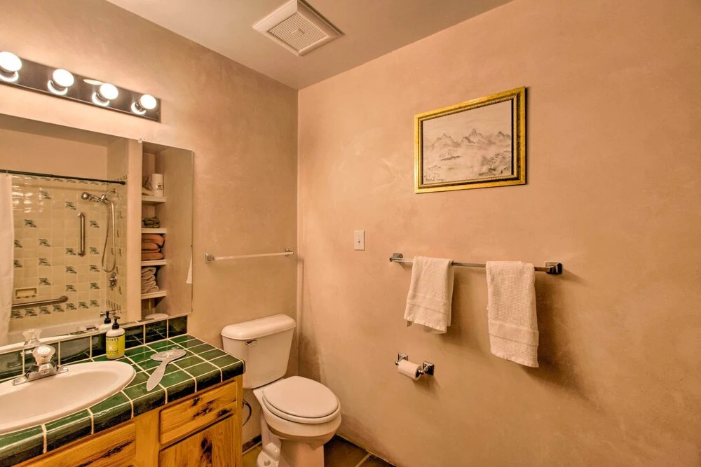 Southwest Home w/ 360-degree Mtn View, Ski Nearby!