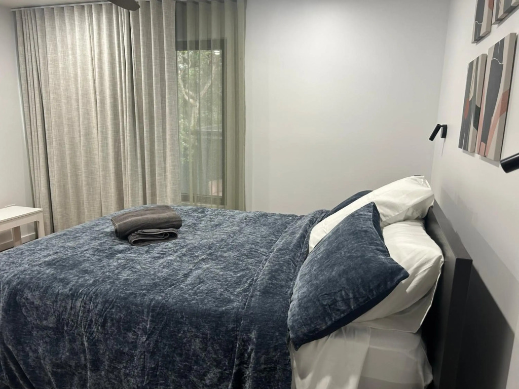 Bushland setting close to Sydney CBD- stand alone apartment