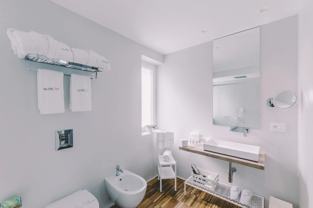 Suite 10 Home Design & Spa