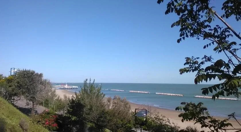 Club Hotel