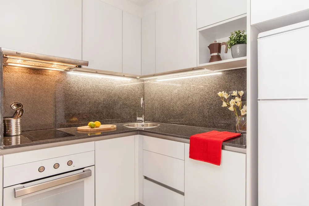 Aparteasy - Deluxe Family Apartments with Pool
