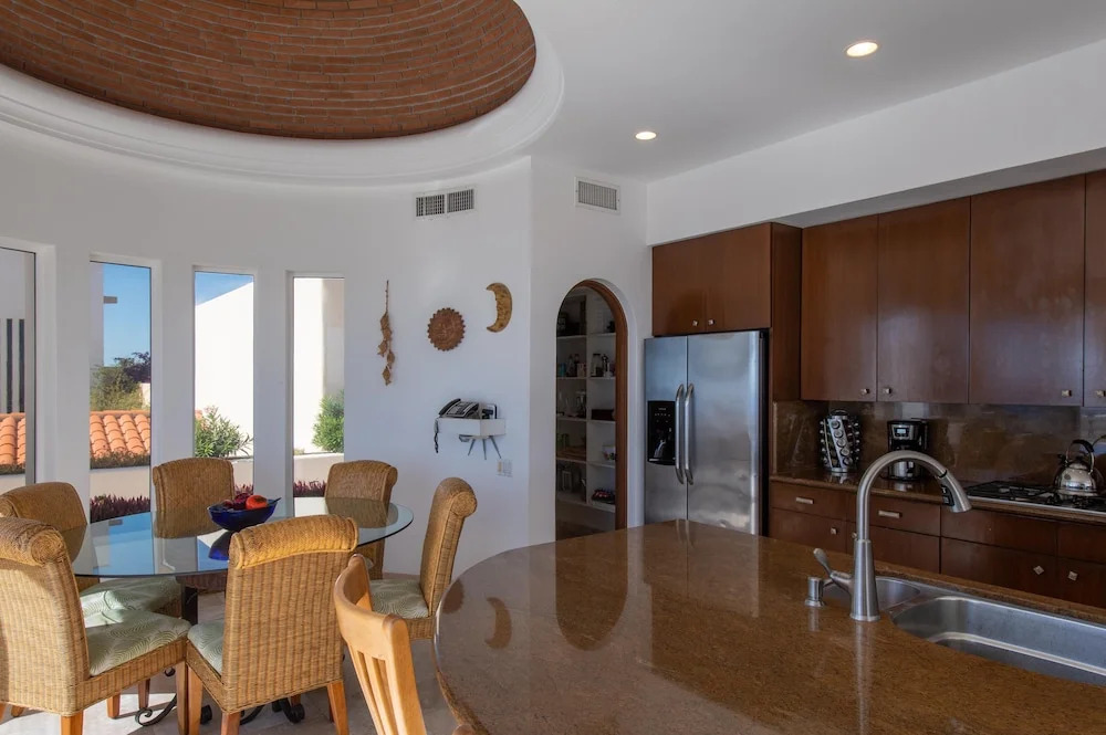 Elegant 6 Bedroom Villa With Amazing Ocean Views: Villa Clara Vista