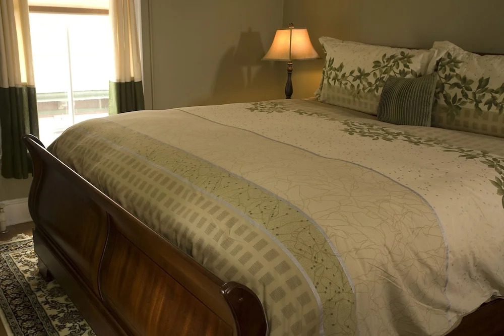 The Croff House Bed & Breakfast