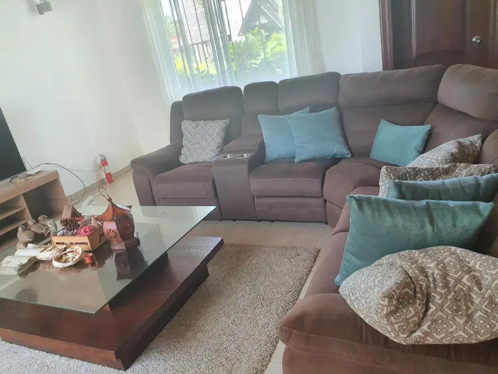 Villa For Parties And Meetings