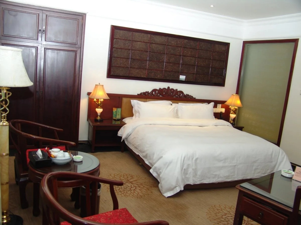 Jindu Crown Hotel