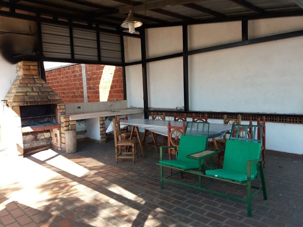 El Cedro Apartments