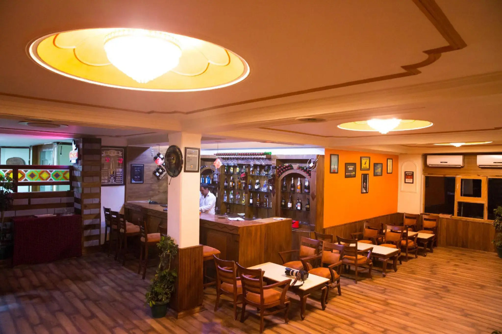 OYO 12270 Hotel Shobla Royale