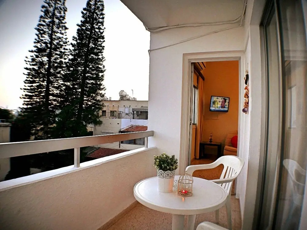 Napa Central Apartment
