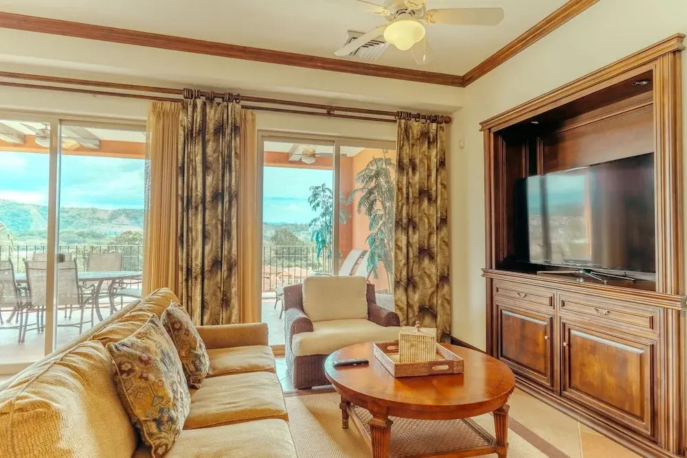 CR Luxury Montebello 1D 3 Bdrm
