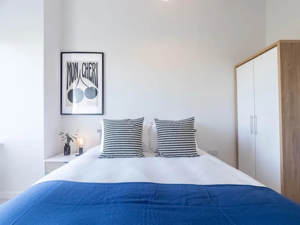 Roundhay Park One-bedroom Haven by Belvilla