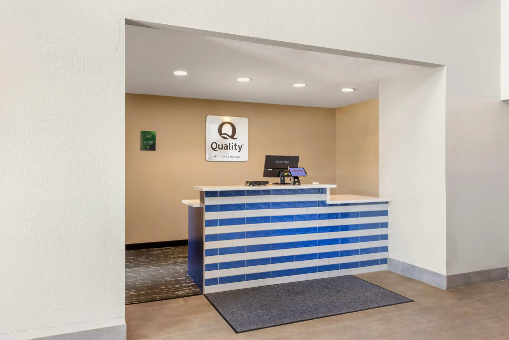 Quality Inn Chesterton near Indiana Dunes National Park I-94