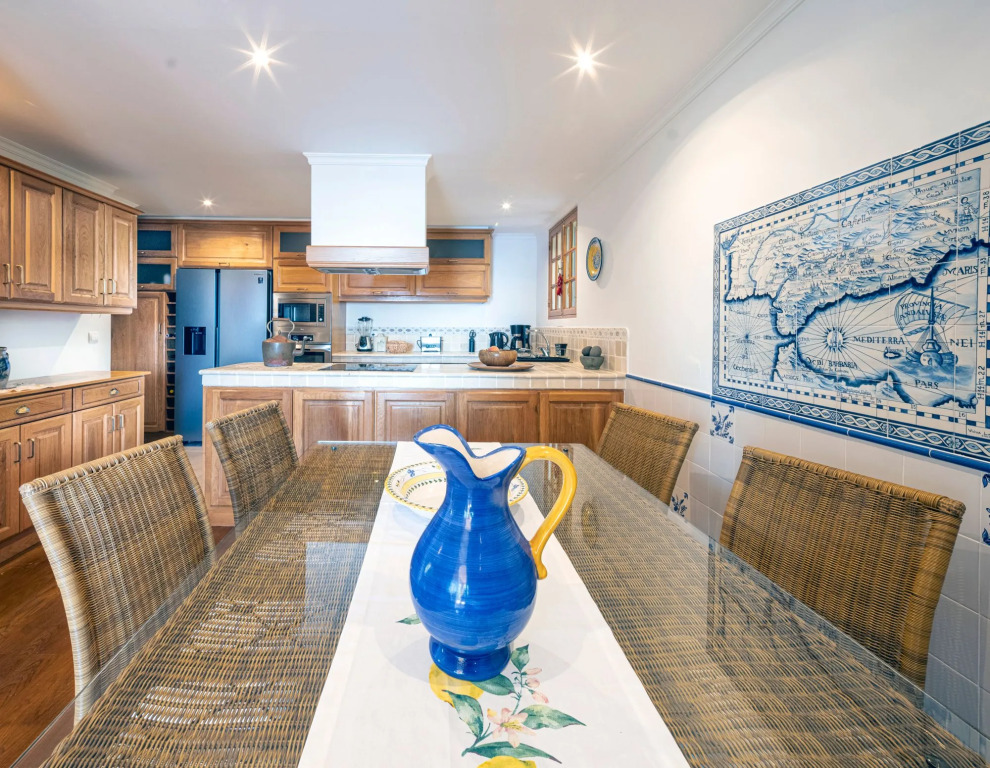 Lovingly restored old villa, heated pool, garden, sea views | Quinta Girassol