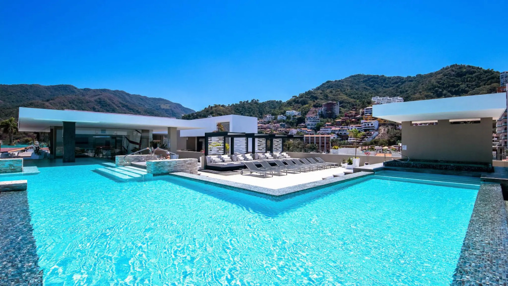 Loft 268-408 Spacious 2 Bedroom 2 Bathroom Zona Romantica