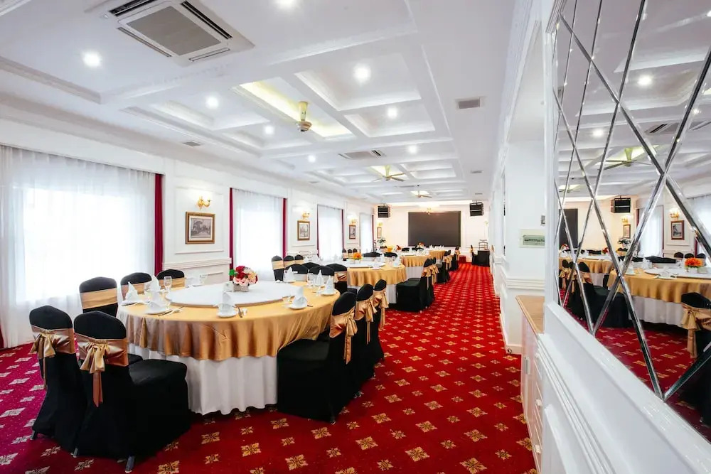 White Palace Thai Binh Hotel