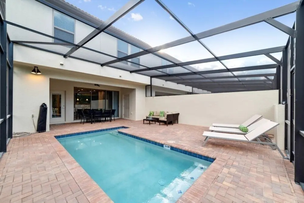Windsor At Westside Luxury Pool 5 Bedroom Home by Redawning