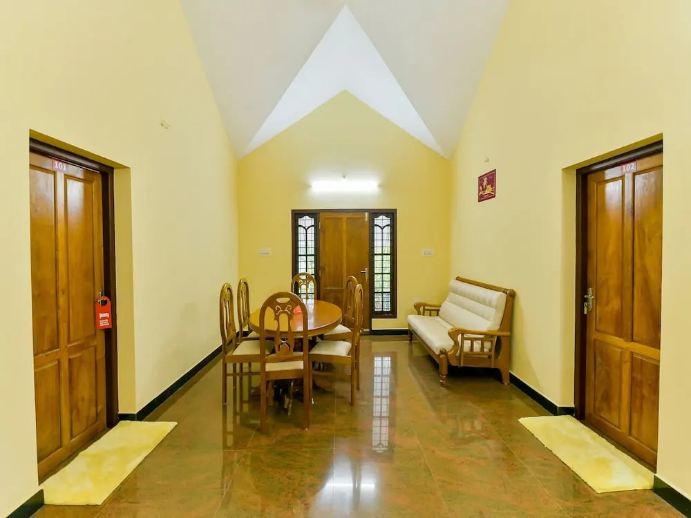 OYO 14638 Home Modern 3 BHK Manjali