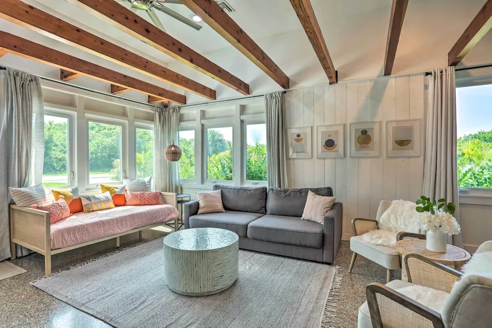 Hutchinson Island Cottage: Steps to the Beach