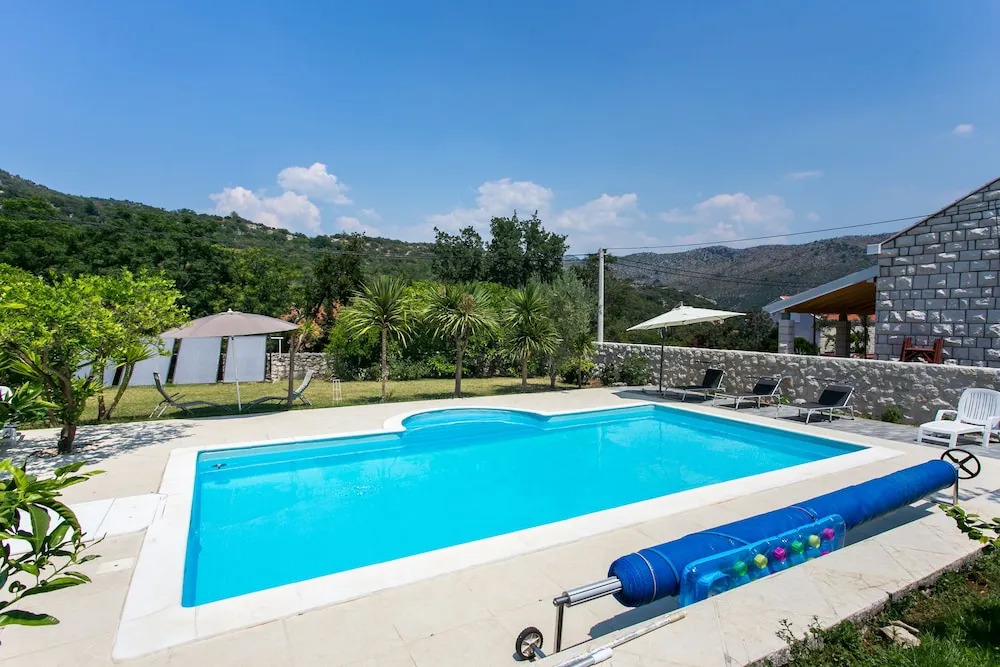 Villa Patricija, Zaton Dubrovnik