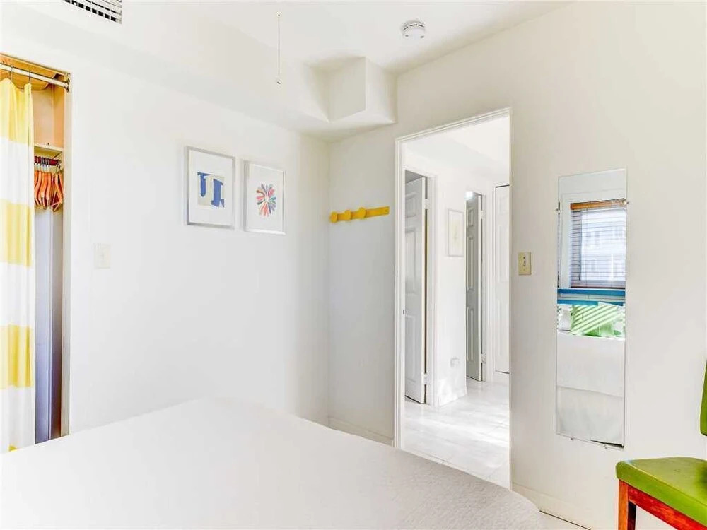 Sunshine House - Three Bedroom Home