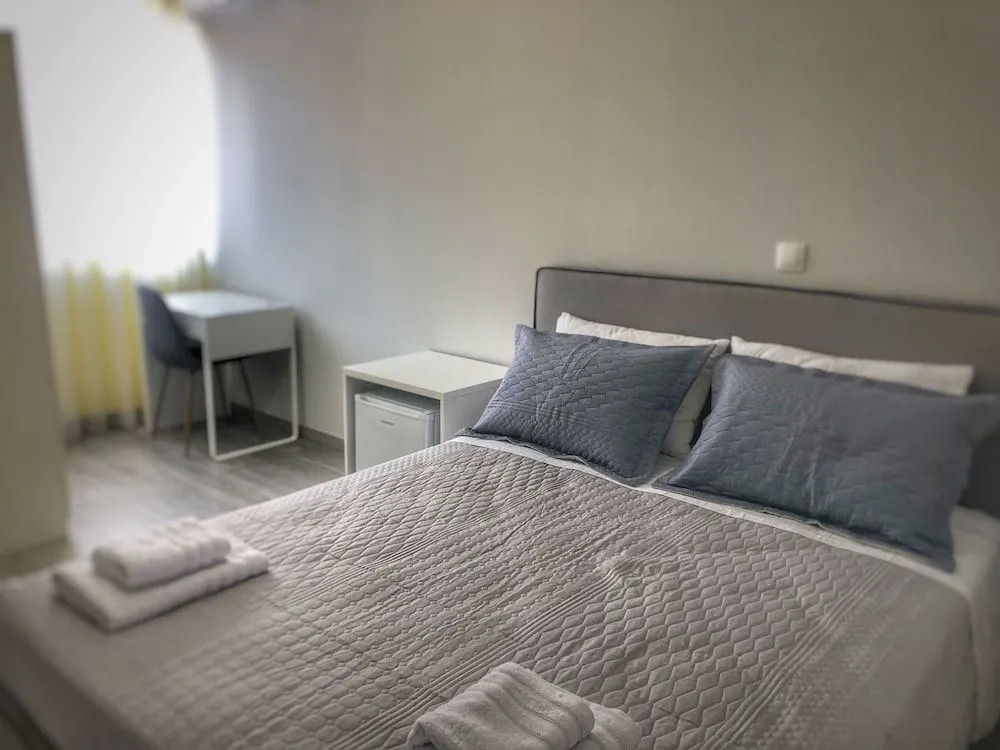 Raise Boutique Rooms in the Center of Athens