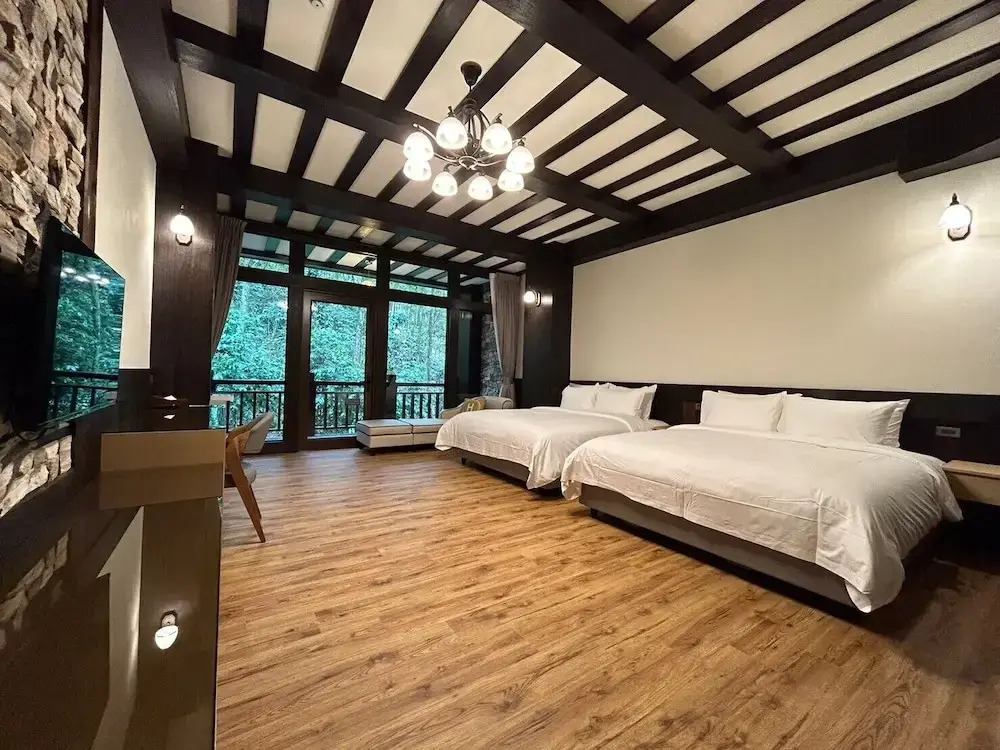 Senboard Manor